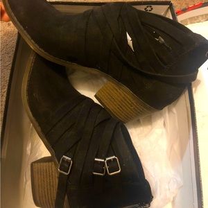 Fergalicious ankle boots size 6